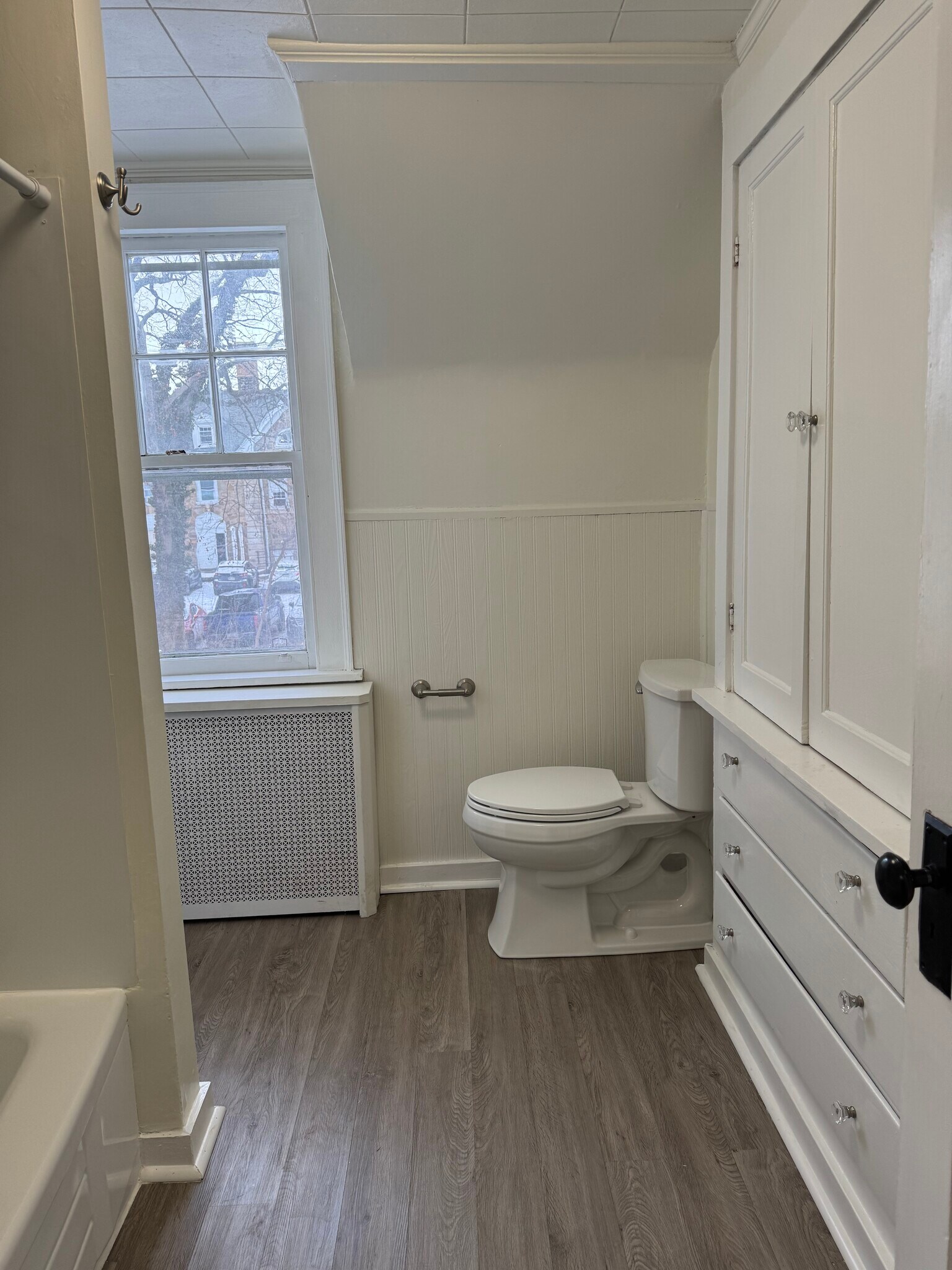 Building Photo - 245 E Hamilton Ave