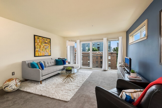 Building Photo - 103 Bellevue Ave E