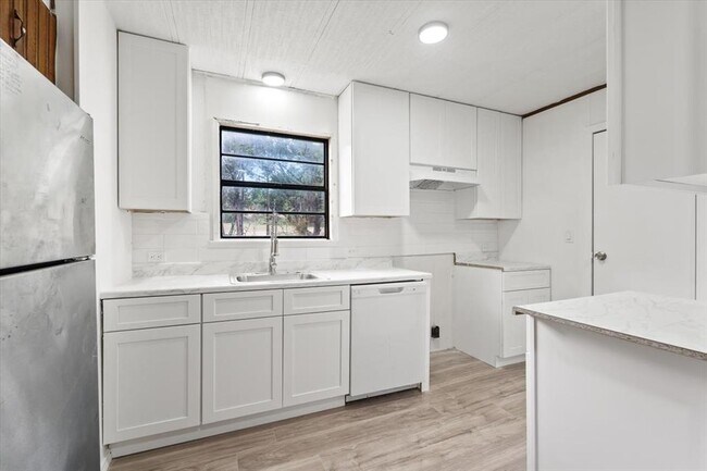 Building Photo - 23393 Nameless Rd