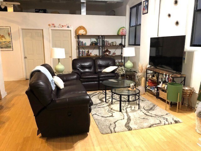 Building Photo - 121 Beach St