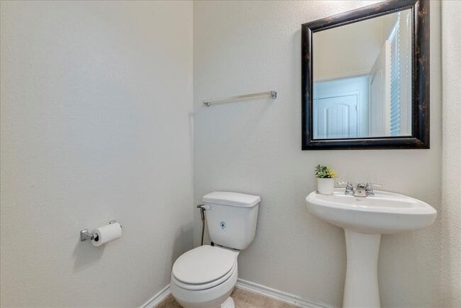 Building Photo - 815 Sandhill Branch Dr