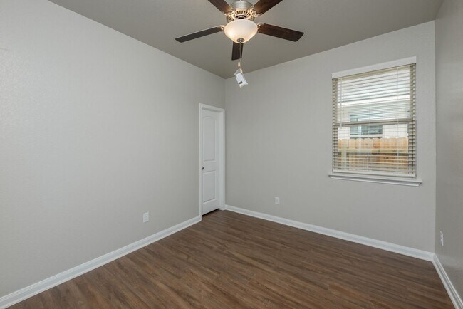 Building Photo - 1547 Case Rd