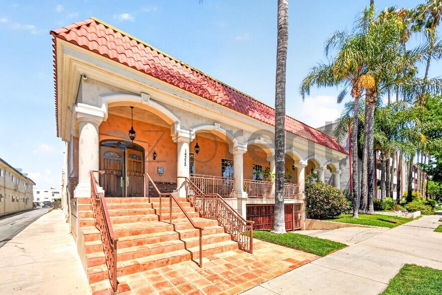 Building Photo - 14335 Huston St