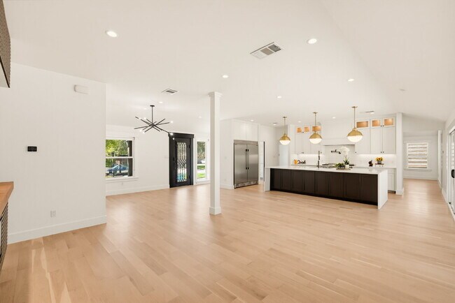 Building Photo - Modern Preston Hollow-Area Home with Resort-Style Services