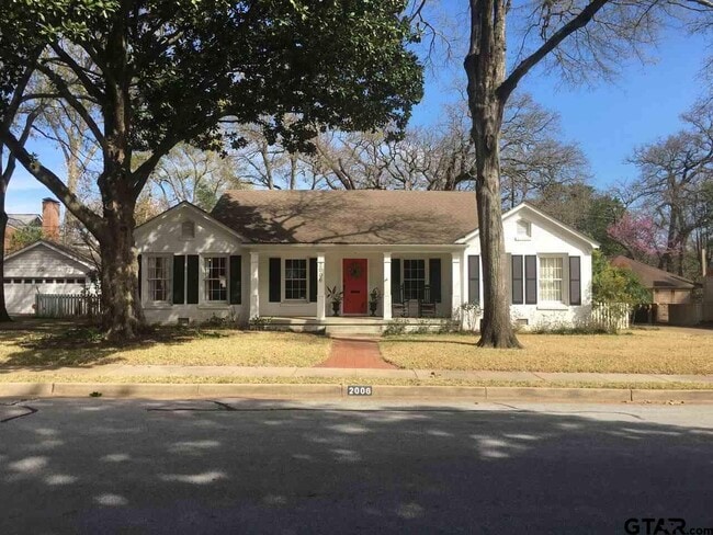 Primary Photo - 2006 Hilltop Dr