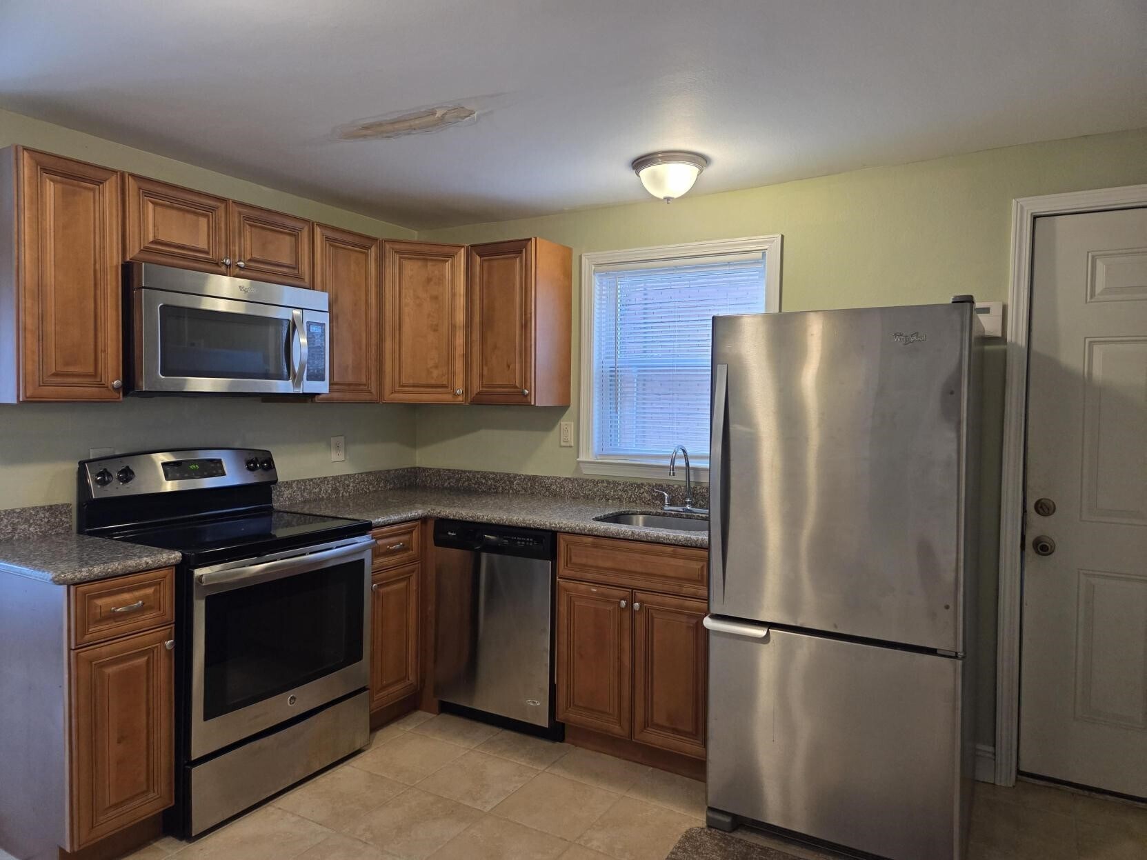 Kitchen - 4422 Walmsley Ave