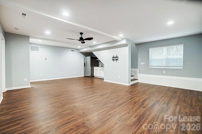 Building Photo - 1724 Dunkirk Dr