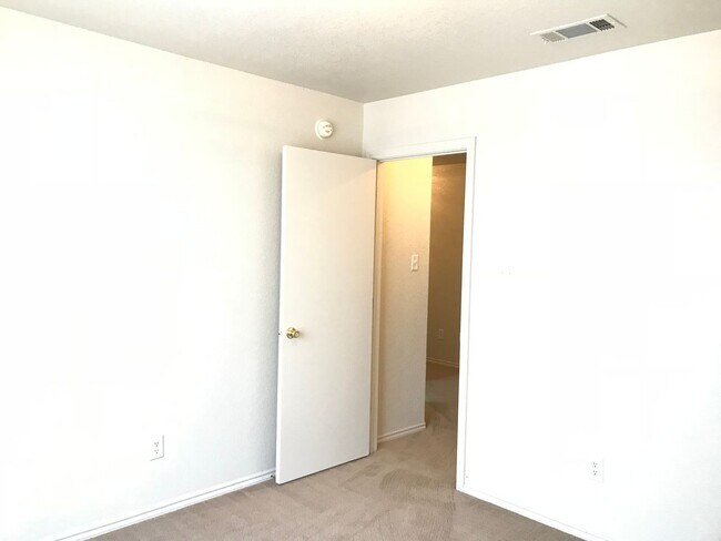 Building Photo - 3-Bedroom House for Rent in Killeen