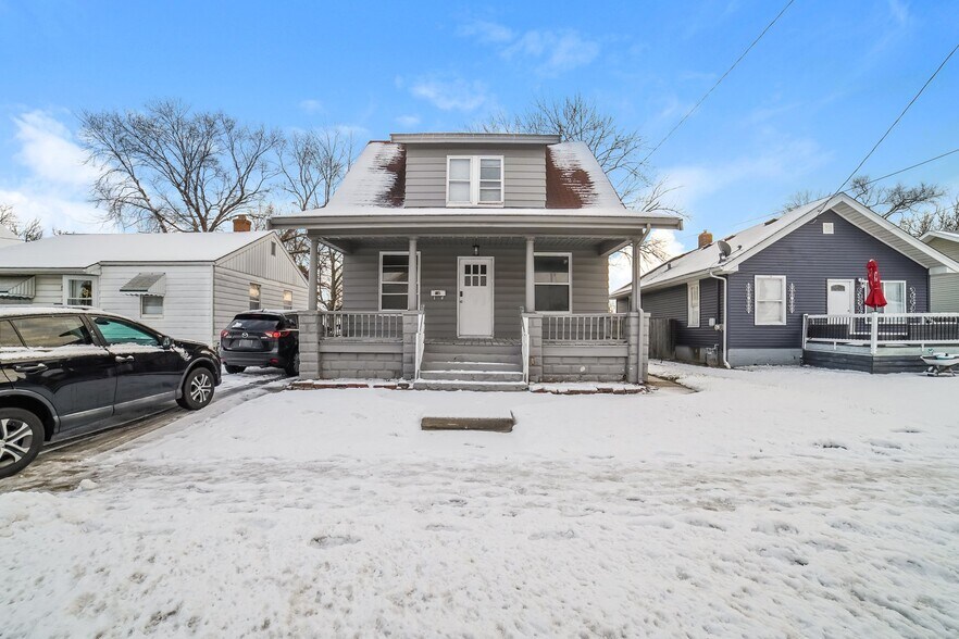 Building Photo - 1946 N Sheridan Rd