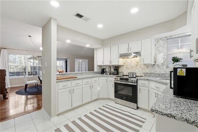 Building Photo - 4 Wendron Cir