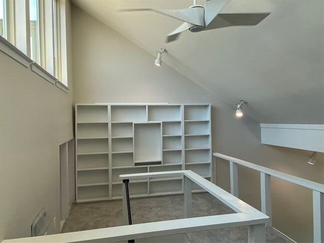 Building Photo - 3936 Travis St