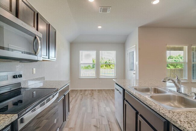 Building Photo - 521 Anconia Ct