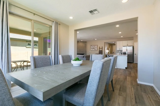 Building Photo - 6049 Nauman Dr