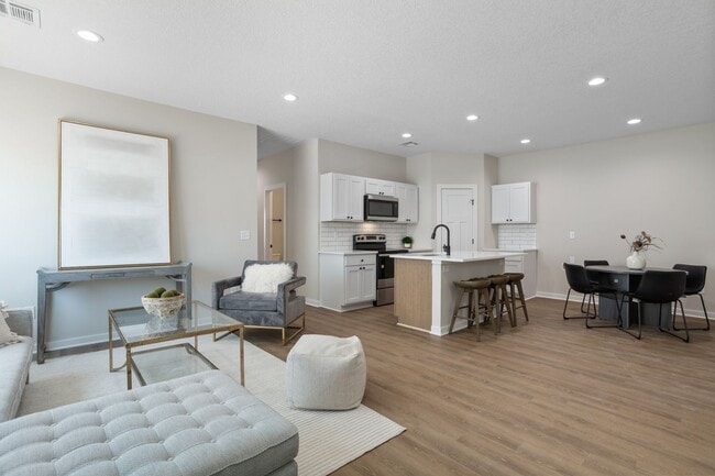 Building Photo - Fox Creek- Holly Plan