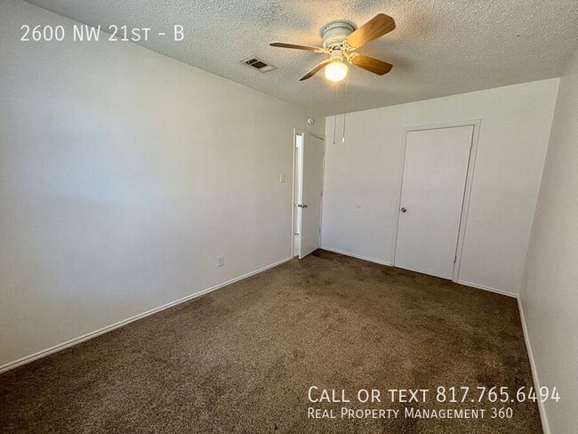 Building Photo - 2600 NW 21st-B