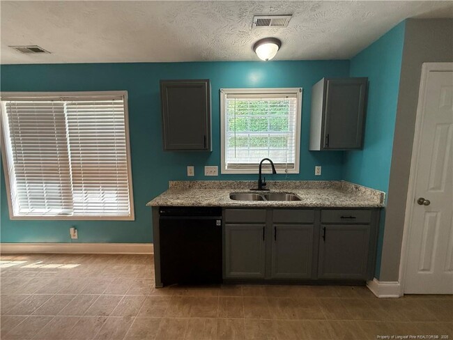 Building Photo - 4401 Wavetree Dr