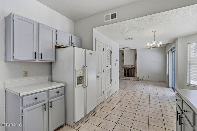 Building Photo - 7765 Dianjou Dr