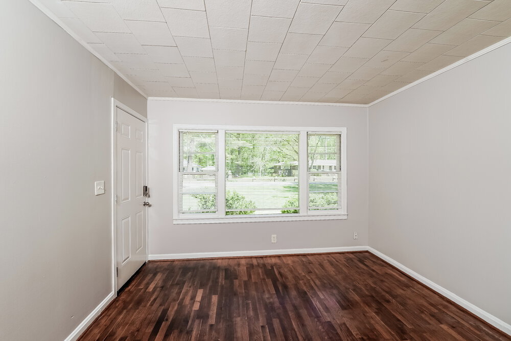 Building Photo - 711 Sunny Ln Dr NE