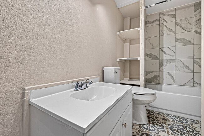 Building Photo - 2931 Oakdale Landing Ct