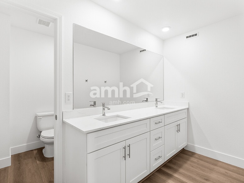 Building Photo - 8443 Black Friday Ct