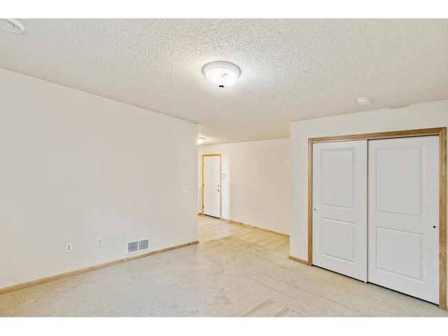 Building Photo - 899 Ledgestone Dr