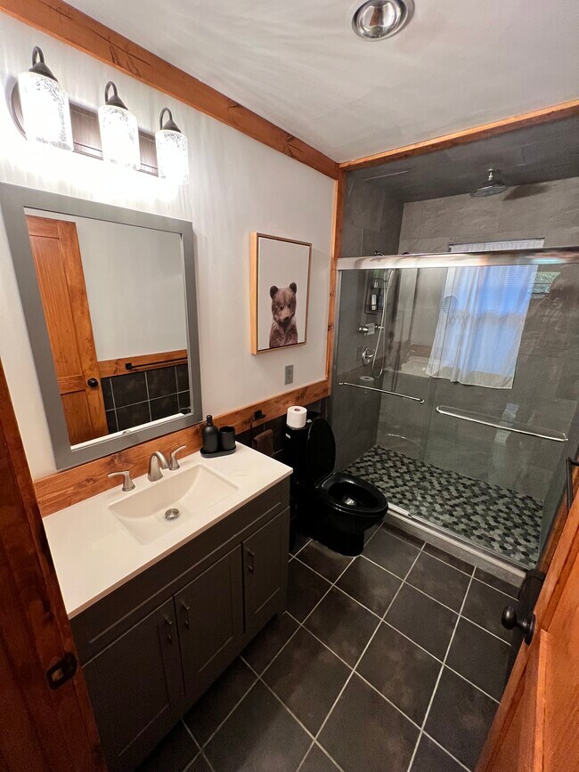 Building Photo - 59 Elm Dr