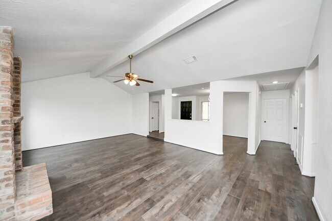 Building Photo - 1207 Park Knoll Ln