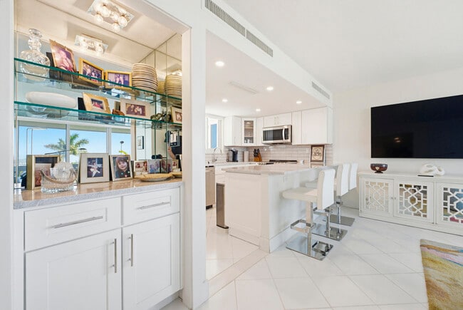 Building Photo - 2505 S Ocean Blvd