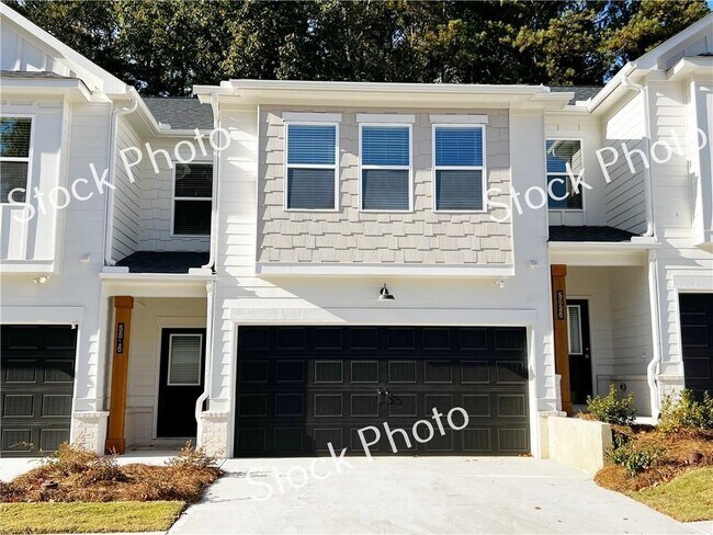 Building Photo - 5686 Rockfern Dr