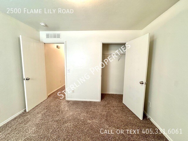 Building Photo - 2500 Flame Lily Rd