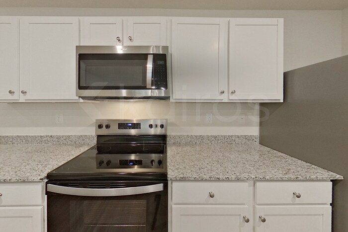 Building Photo - 380 Ironwood Ct