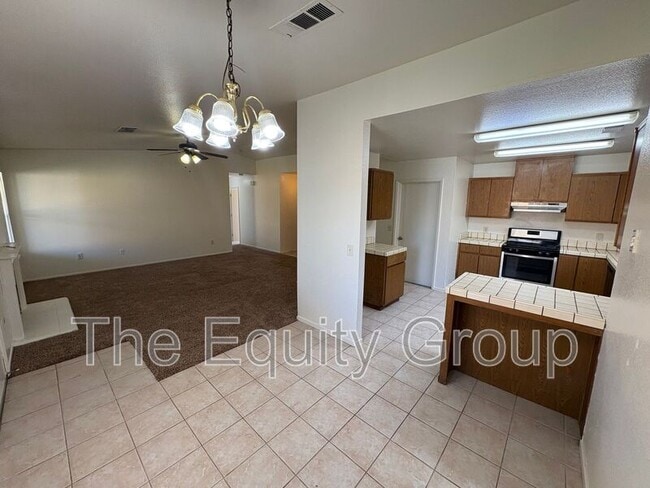 Building Photo - 2210 W Buena Vista Ave