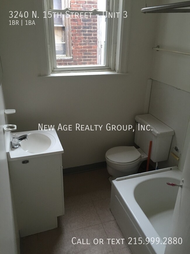 Building Photo - Spacious apartment available in North Philly!