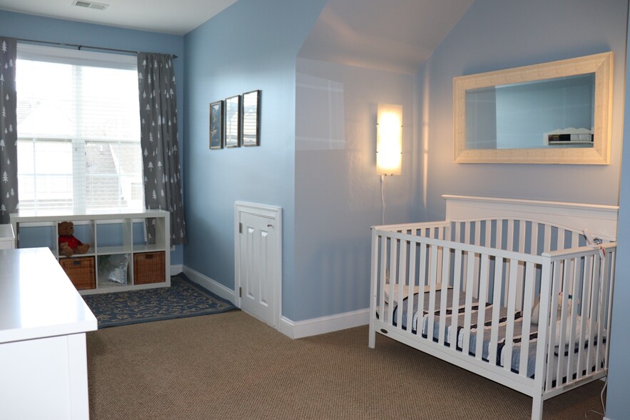 Building Photo - 222 Herndon Station Sq