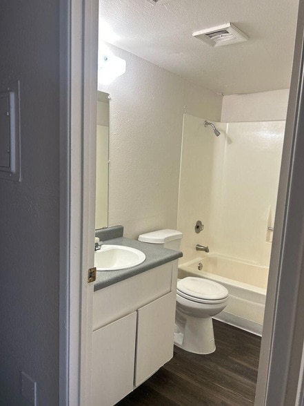 Building Photo - 1111 S San Jose