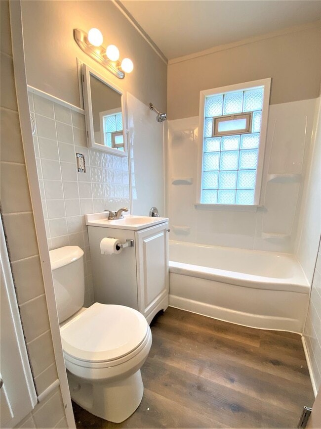 Building Photo - Newly updated 4 bedroom single family home