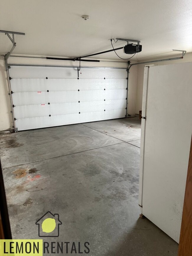 Building Photo - 3610 McLean Dr