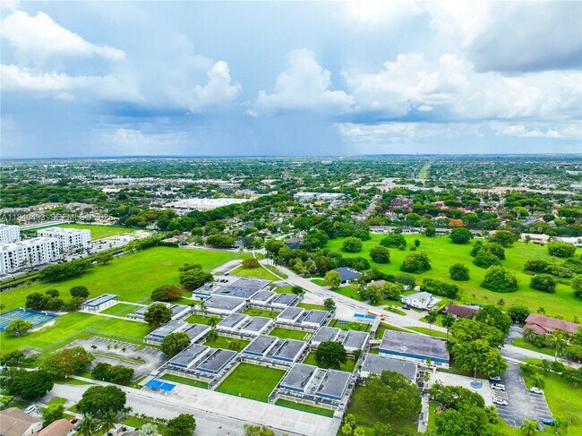 Building Photo - 9614 SW 134th Ct