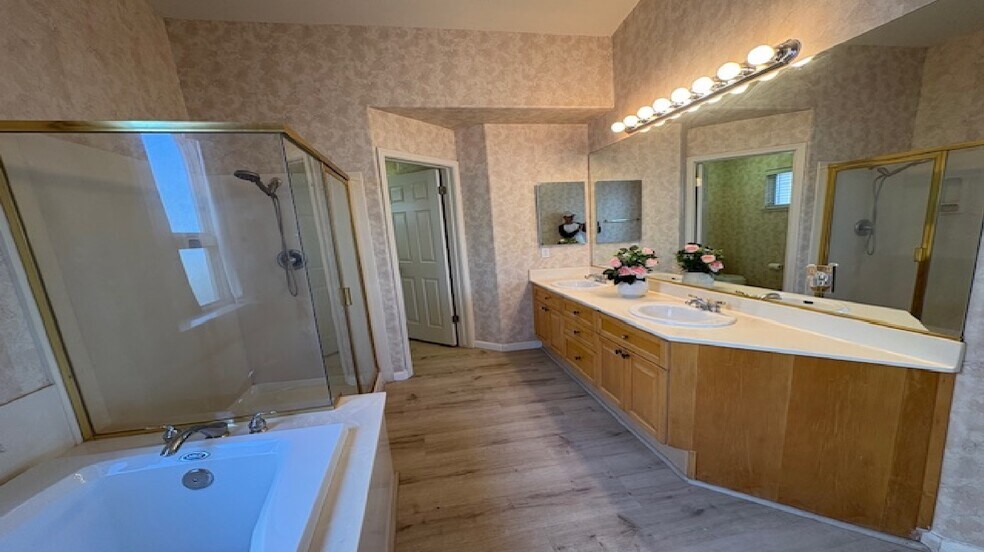 Building Photo - 5630 Highcrest Ct