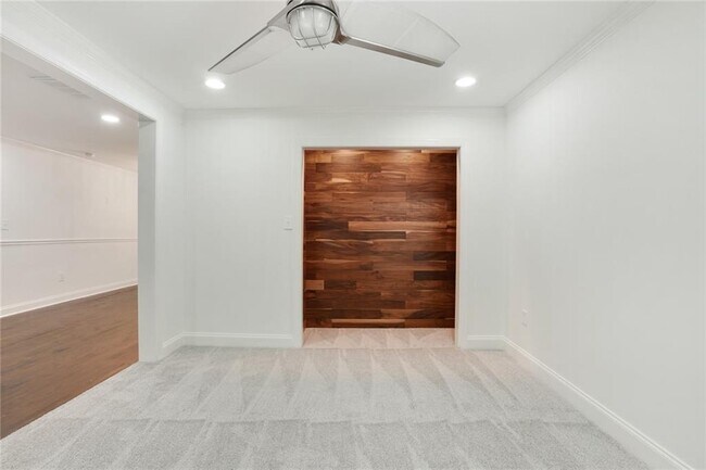 Building Photo - 1245 Ladd St SW