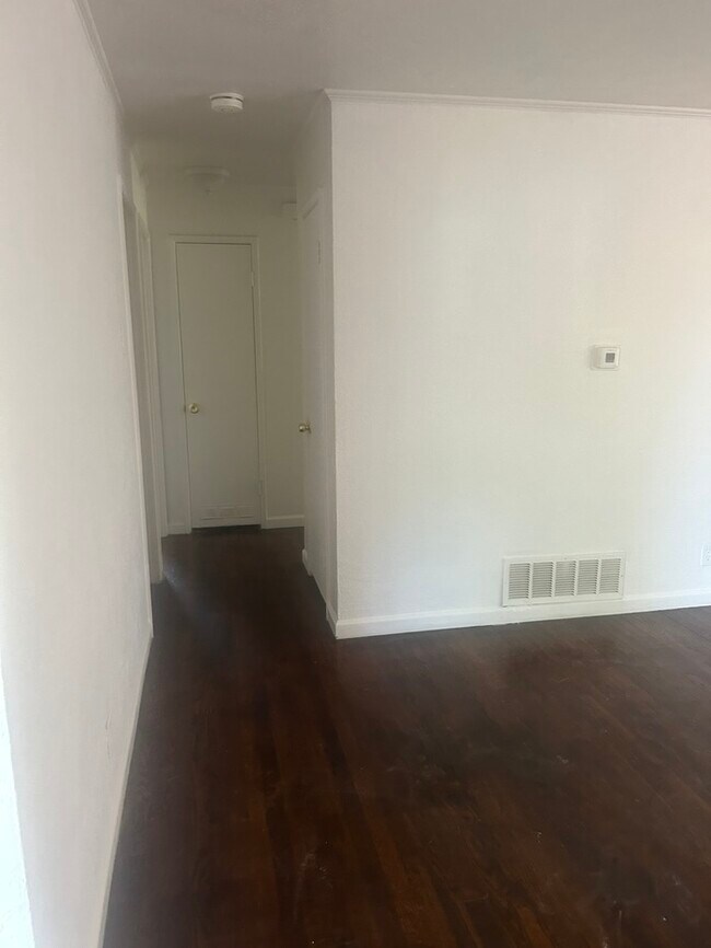 Building Photo - Great Rental in Farmers Branch, TX 75234