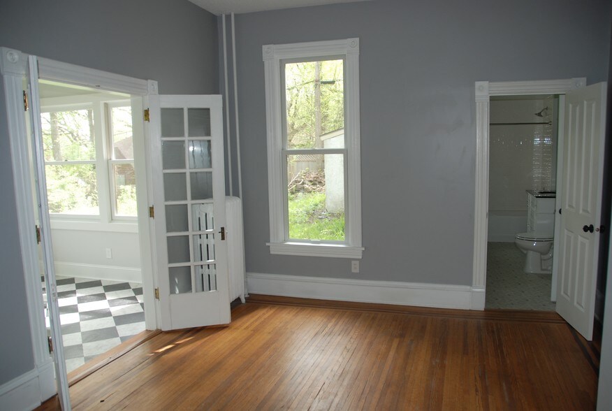 BR #2 - 56 Clarence Ave SE