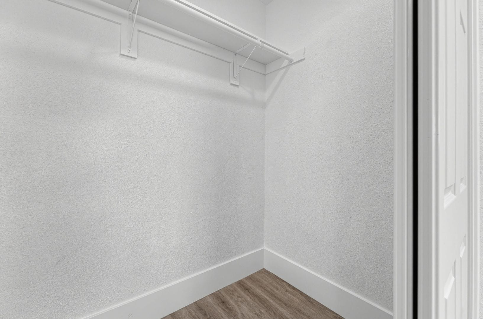 Building Photo - 2703 Alsace Ave