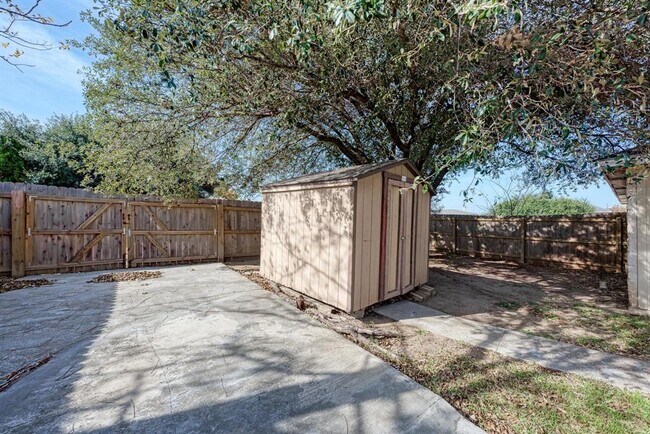 Building Photo - 2317 Friarcreek Loop