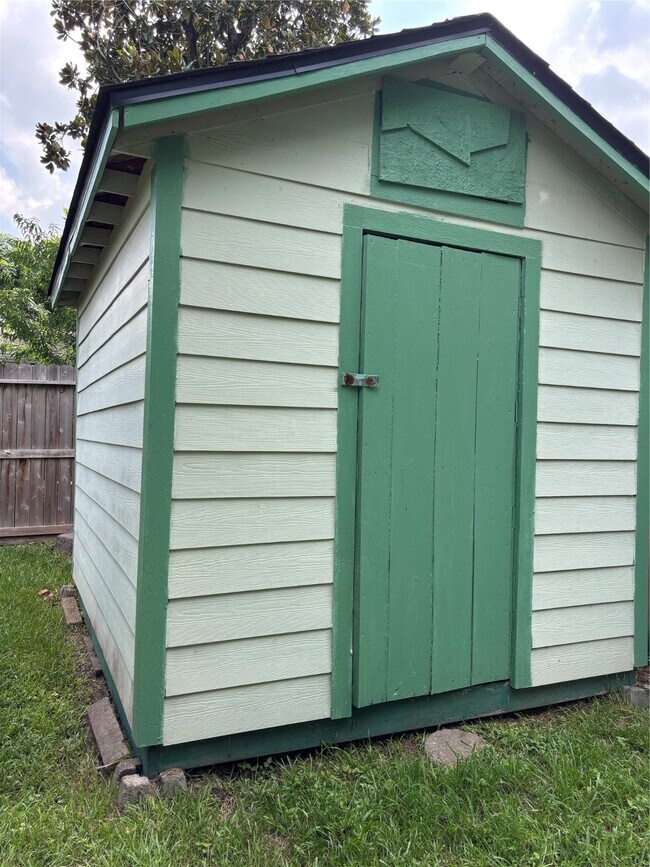 Building Photo - 5026 Algernon Dr