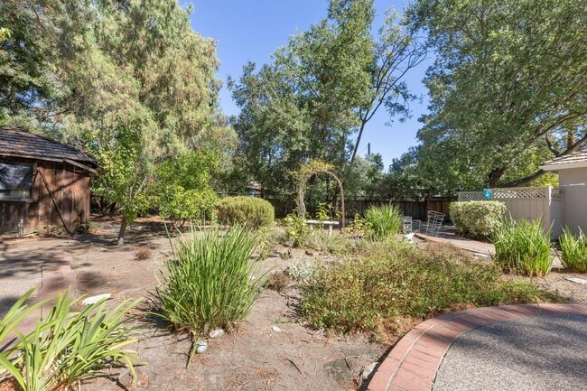 Building Photo - Beautifully Appointed Atherton Estate with Pool & Outdoor Entertaining