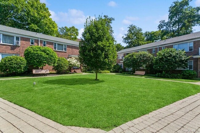 Building Photo - 45 Carpenter Ave