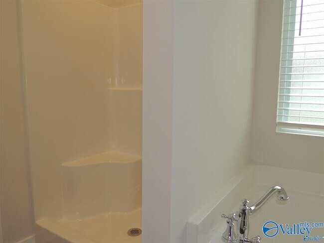 Building Photo - 26338 Valley Ridge Rd