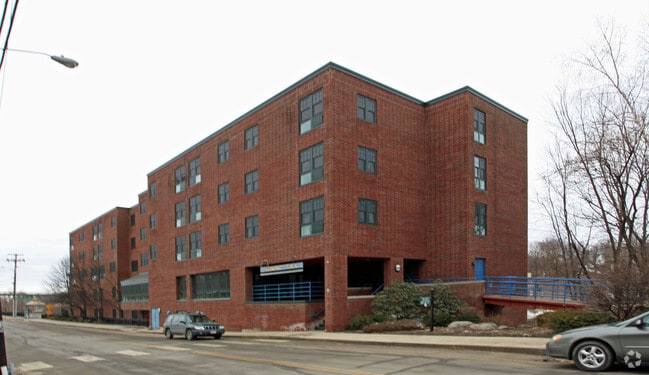 Primary Photo - Kennebec Plaza Apartments