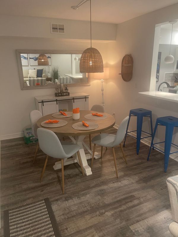 Building Photo - 1282 Beach Blvd